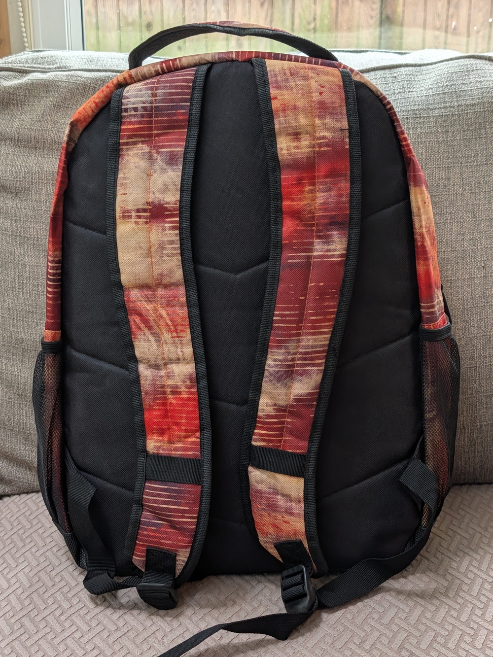 Red Abstract Print Backpack NWOT - Picture 3 of 9